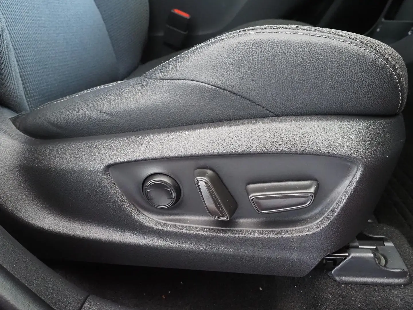 2024 Toyota bZ4X Gallery Image 21