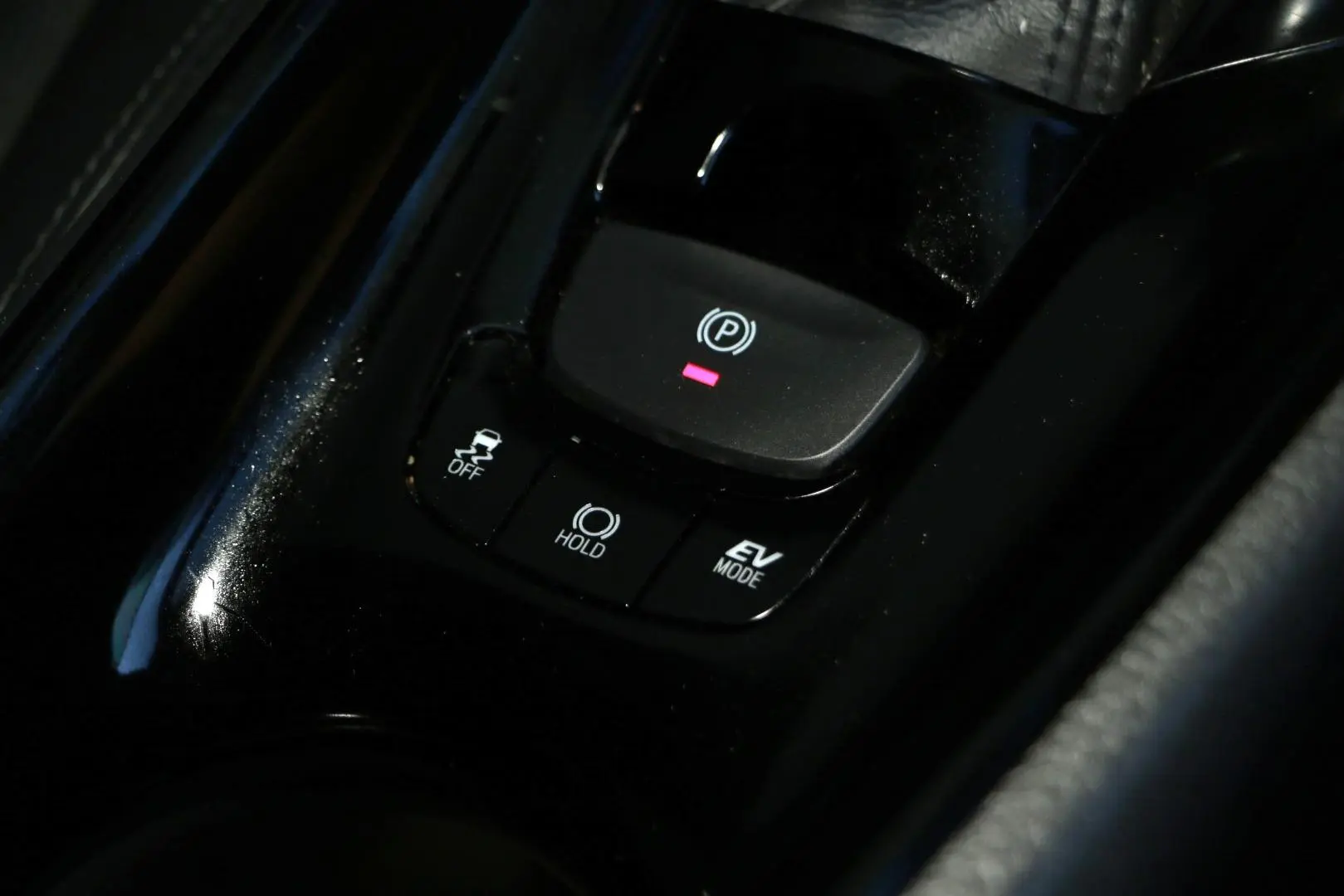 2021 Toyota C-HR Gallery Image 16