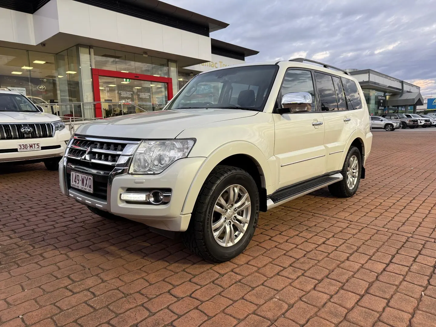 2016 Mitsubishi Pajero Gallery Image 7
