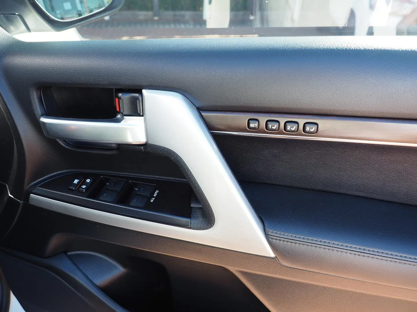 2019 Toyota Landcruiser Gallery Image 28