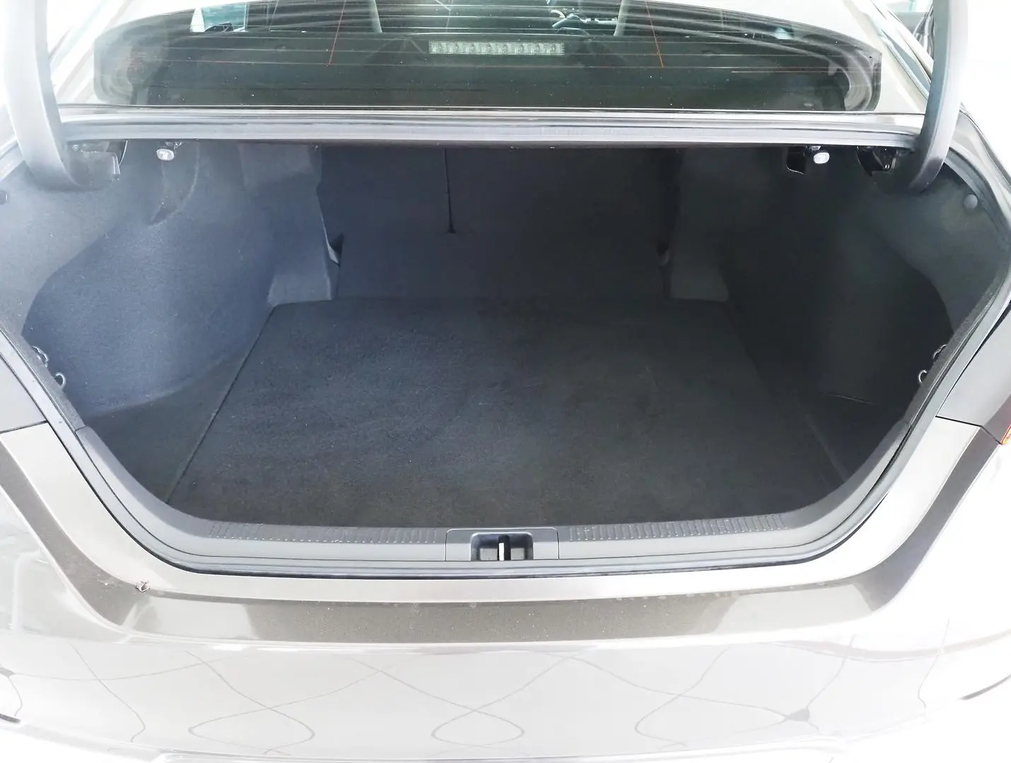 2021 Toyota Camry Gallery Image 15