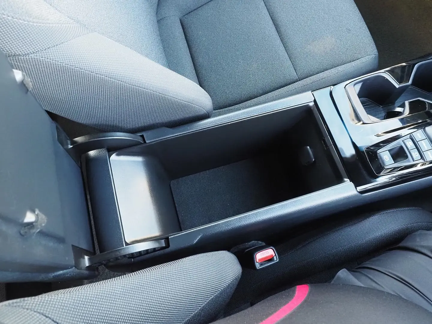 2025 Toyota Camry Gallery Image 23