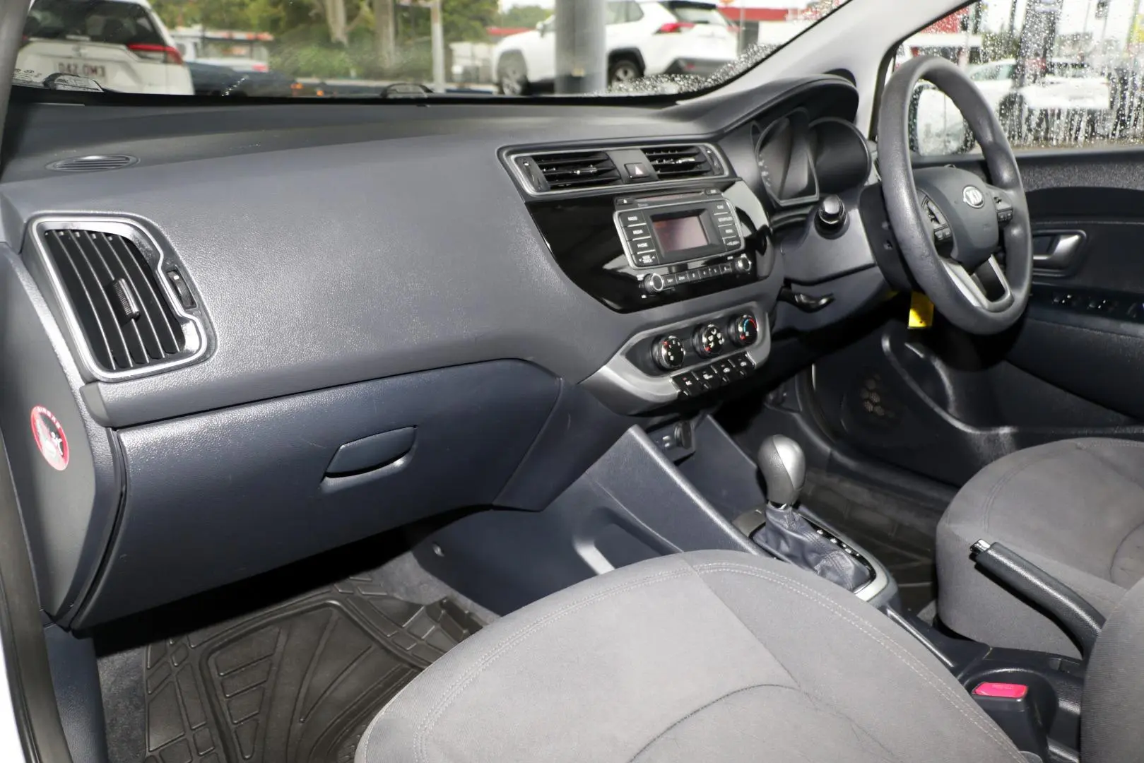 2015 Kia Rio Gallery Image 7