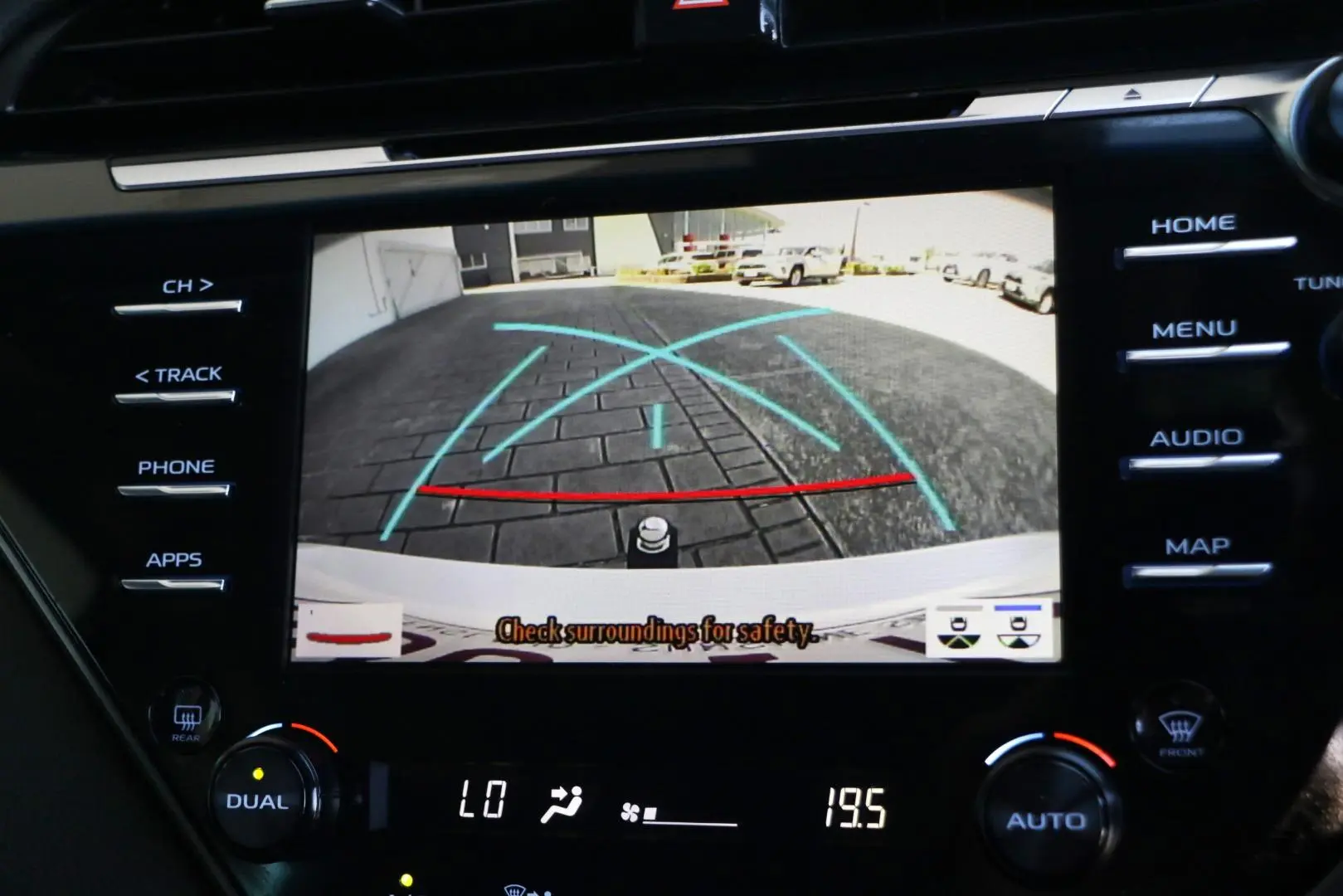 2018 Toyota Camry Gallery Image 11