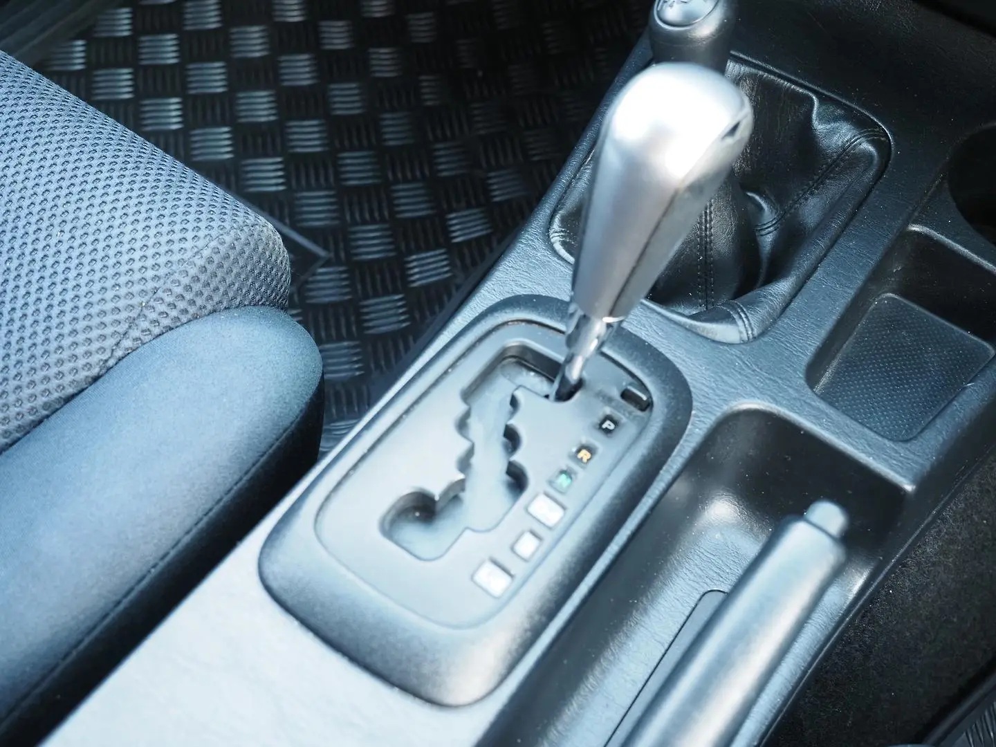 2015 Toyota Hilux Gallery Image 21