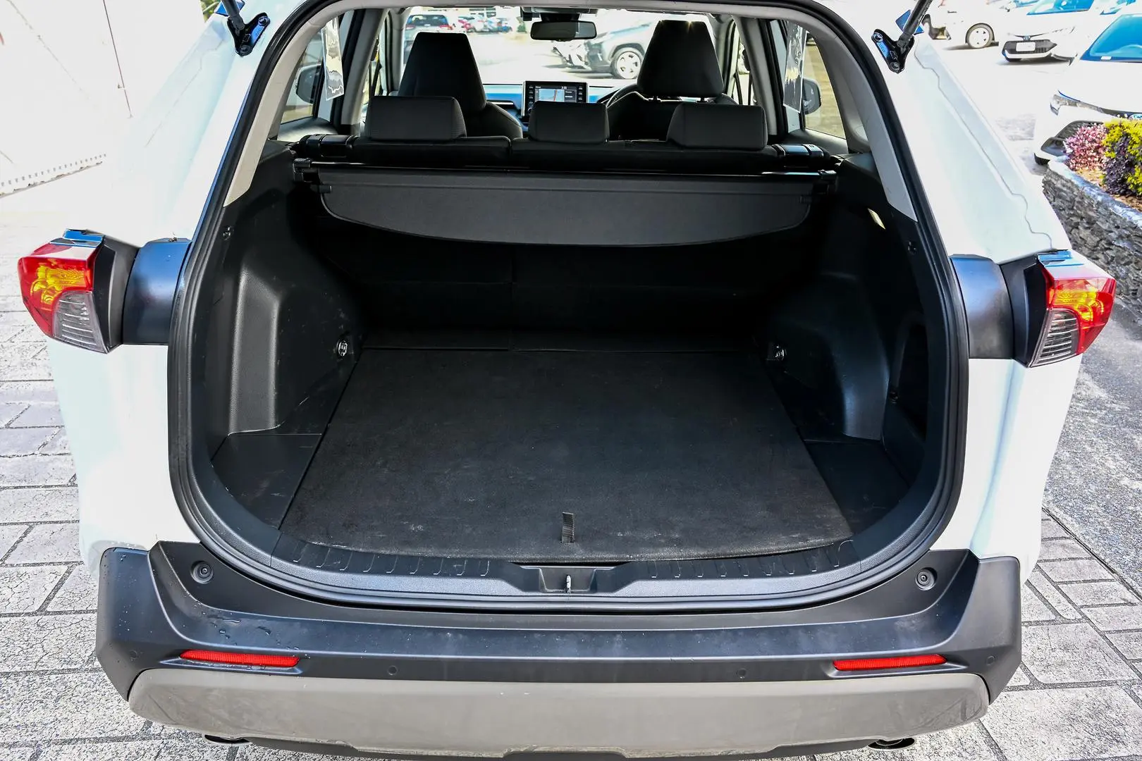 2022 Toyota RAV4 Gallery Image 7
