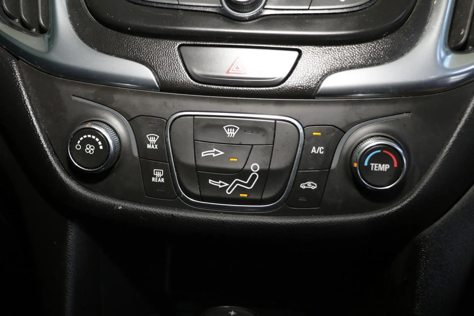 2020 Holden Equinox Gallery Image 16