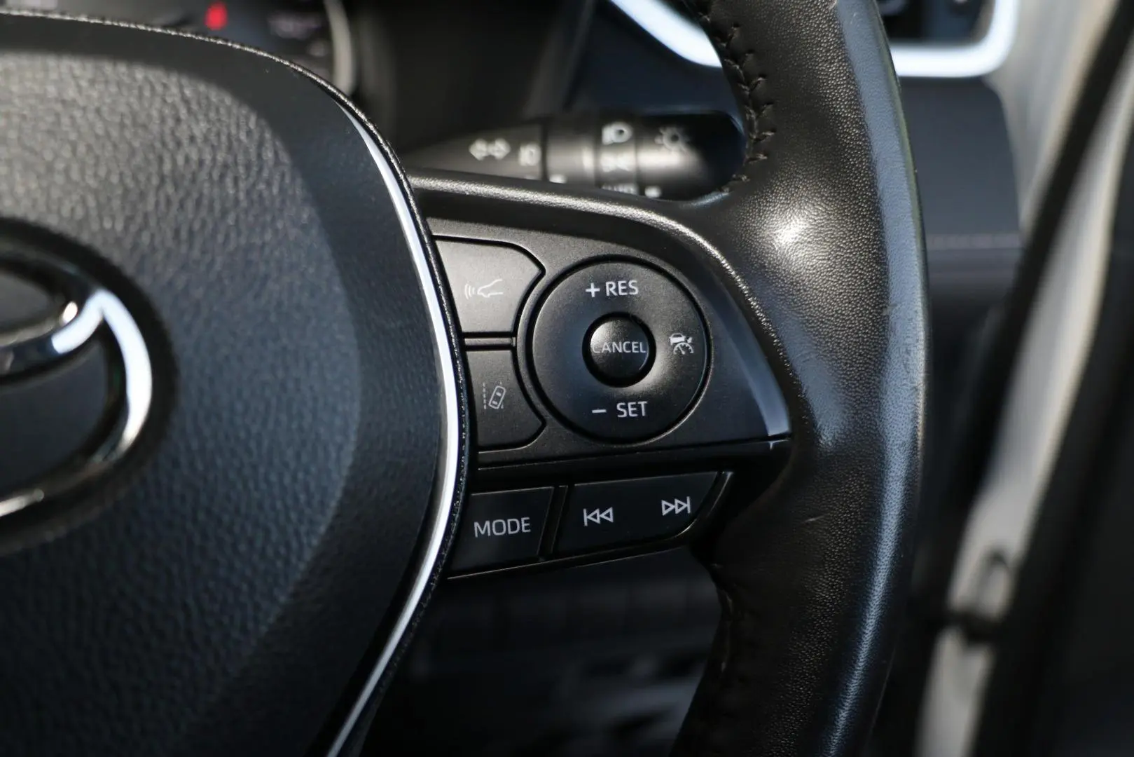 2021 Toyota RAV4 Gallery Image 16