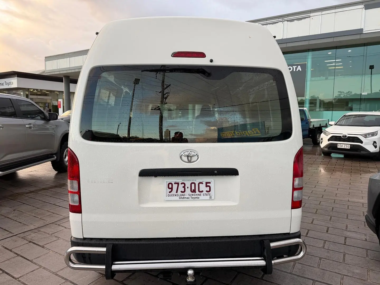 2016 Toyota Hiace Gallery Image 6