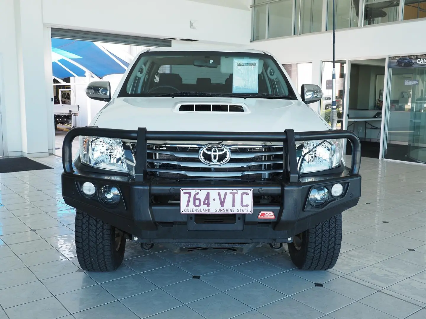 2015 Toyota Hilux Gallery Image 12