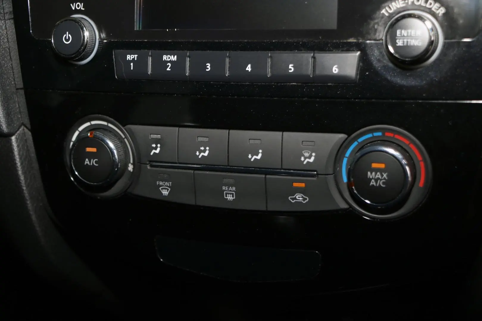 2019 Nissan X-TRAIL Gallery Image 16