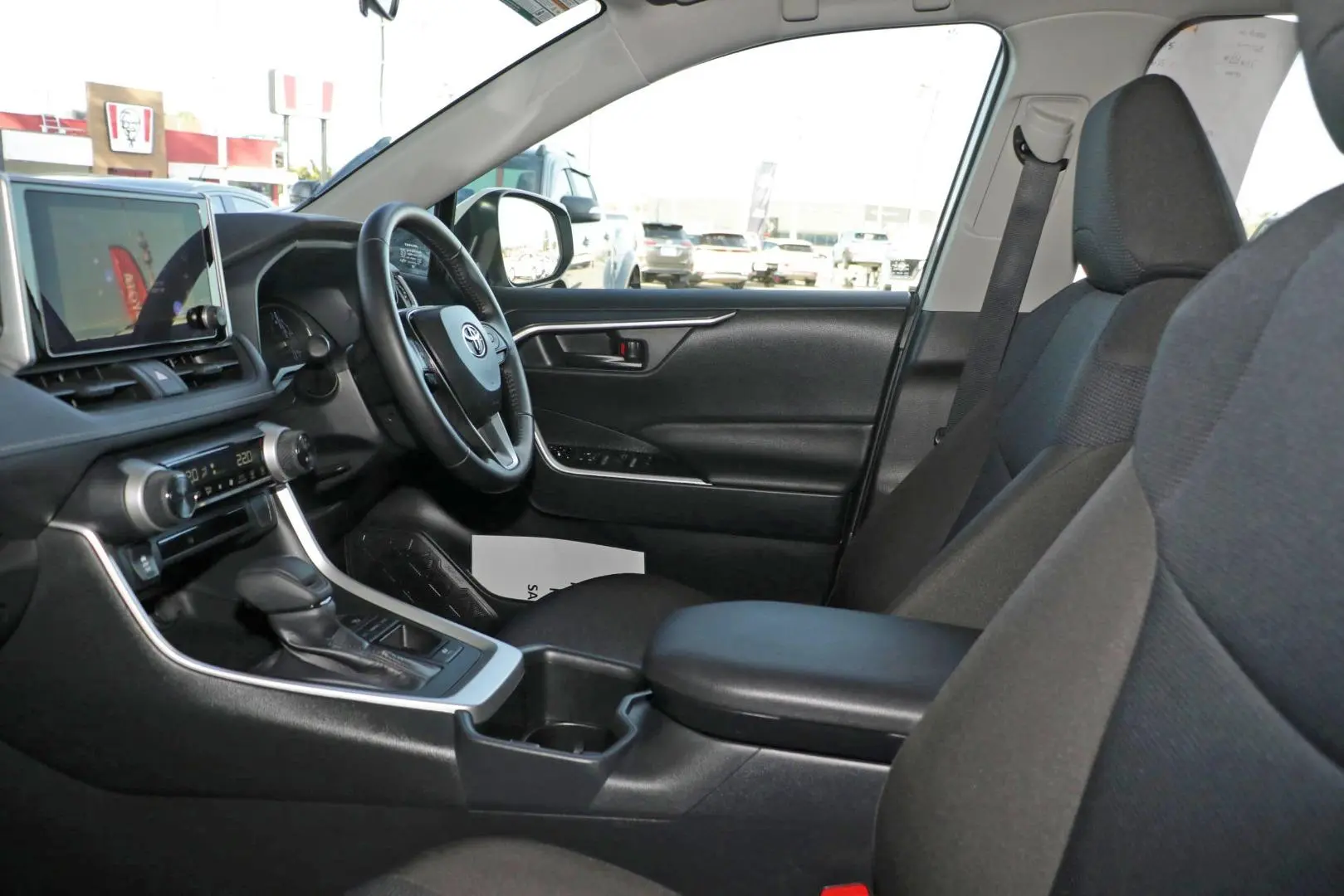 2025 Toyota RAV4 Gallery Image 9