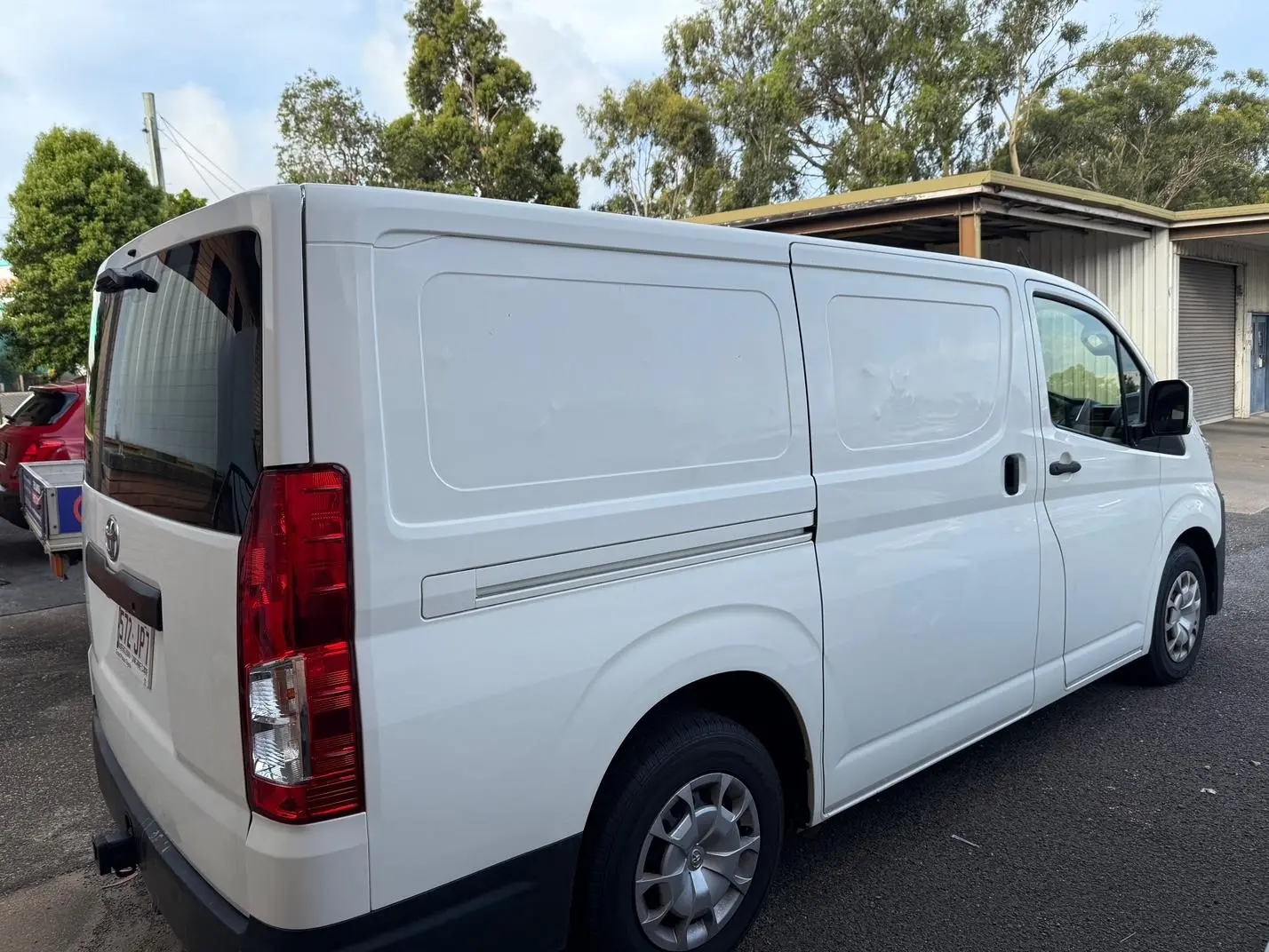 2021 Toyota Hiace Image 2