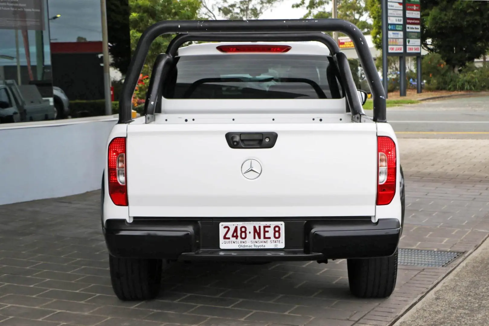 2018 Mercedes-Benz X-Class Gallery Image 4