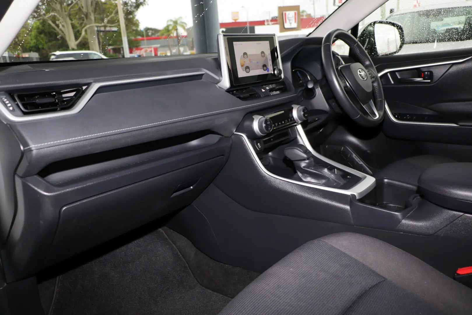 2023 Toyota RAV4 Gallery Image 7