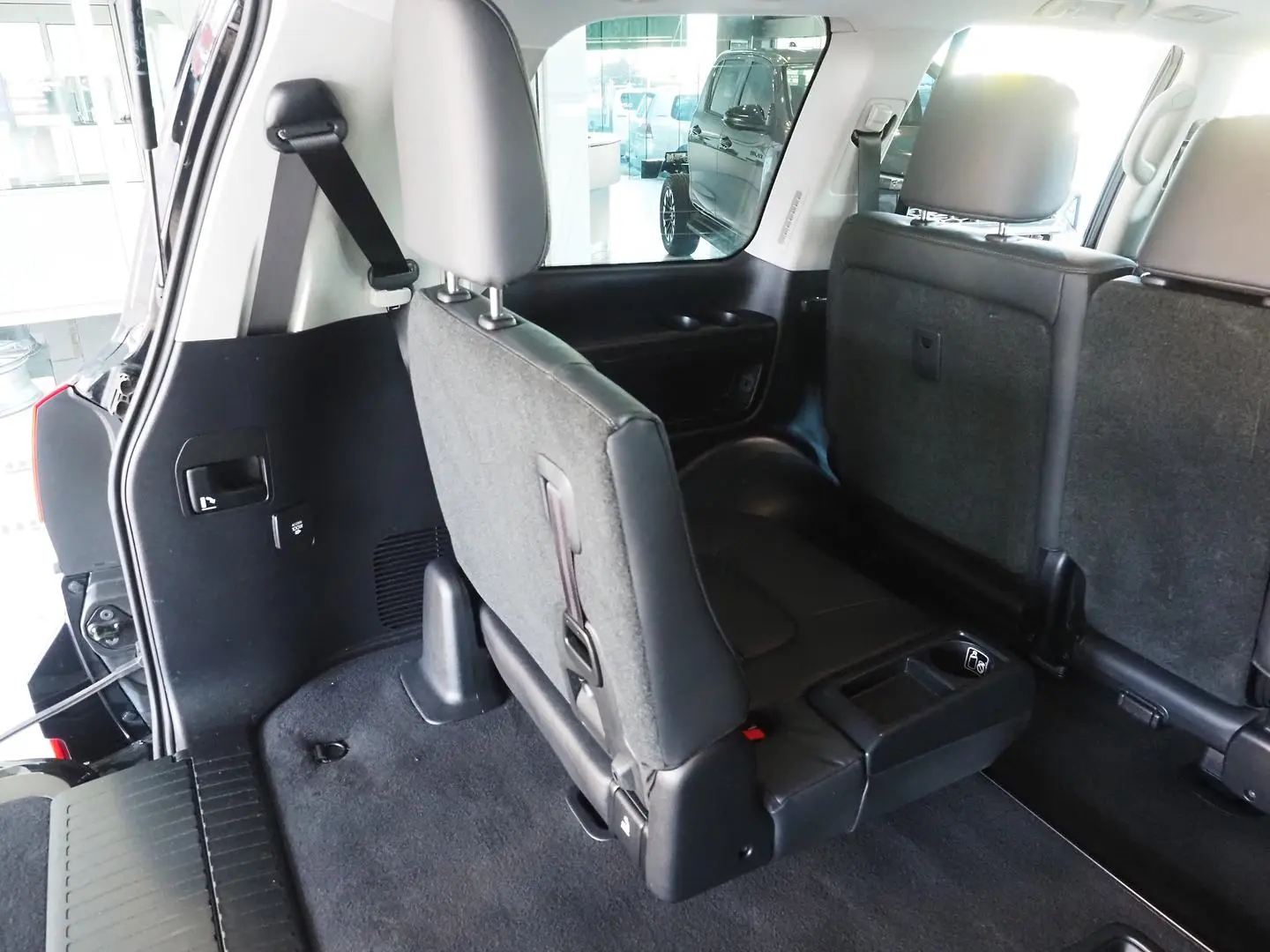 2021 Toyota Landcruiser Gallery Image 18