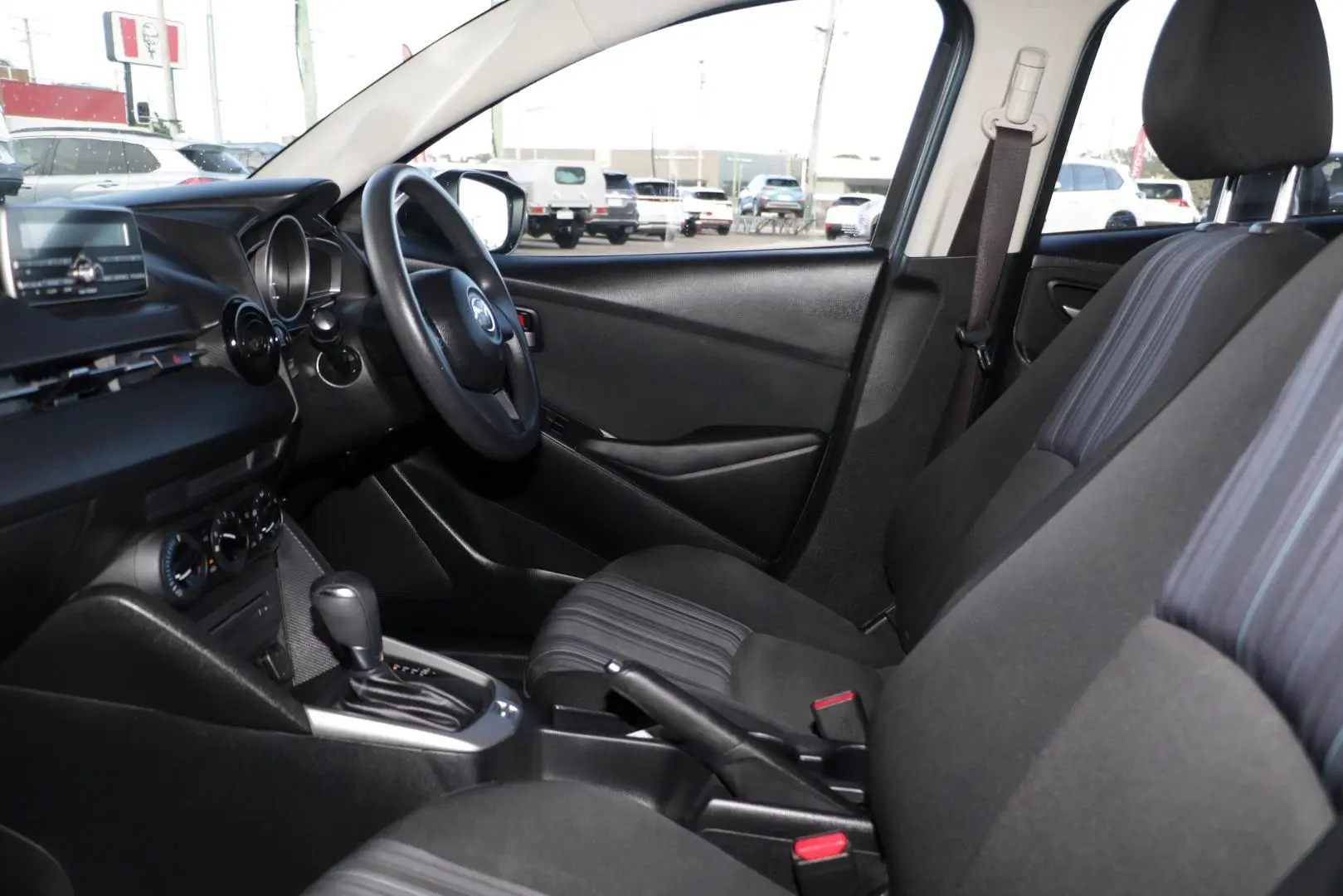 2015 Mazda 2 Gallery Image 8