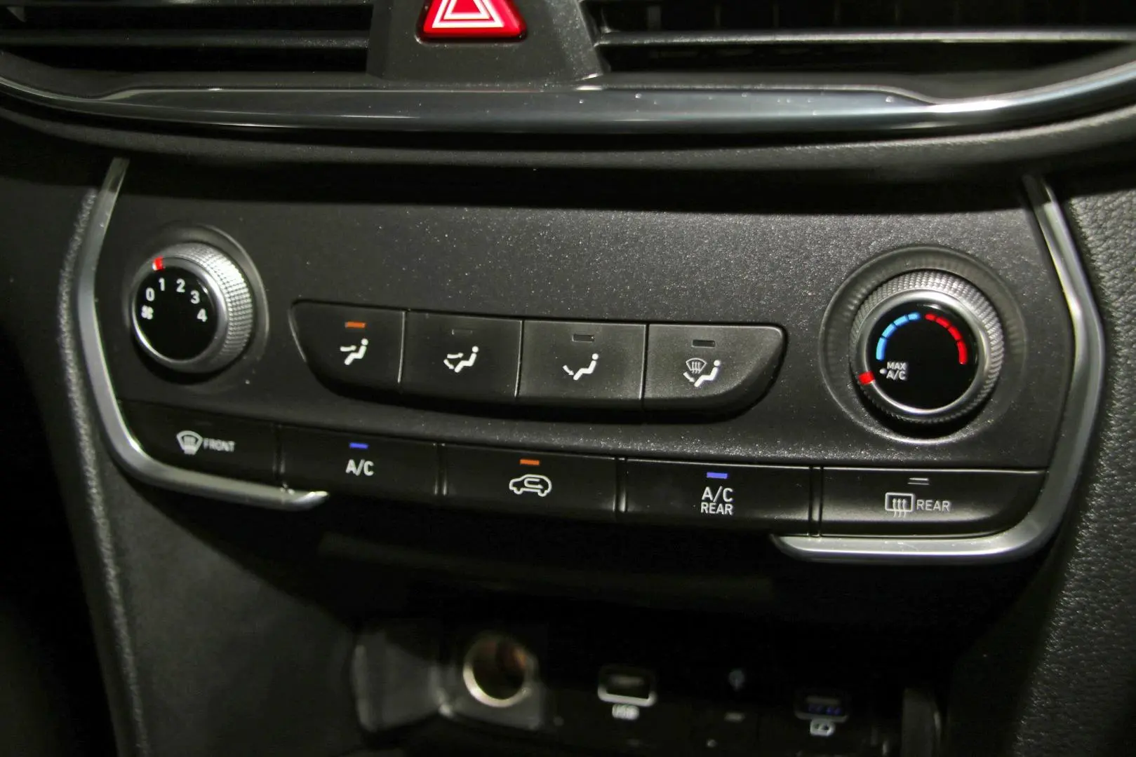 2023 Hyundai Santa Fe Gallery Image 16