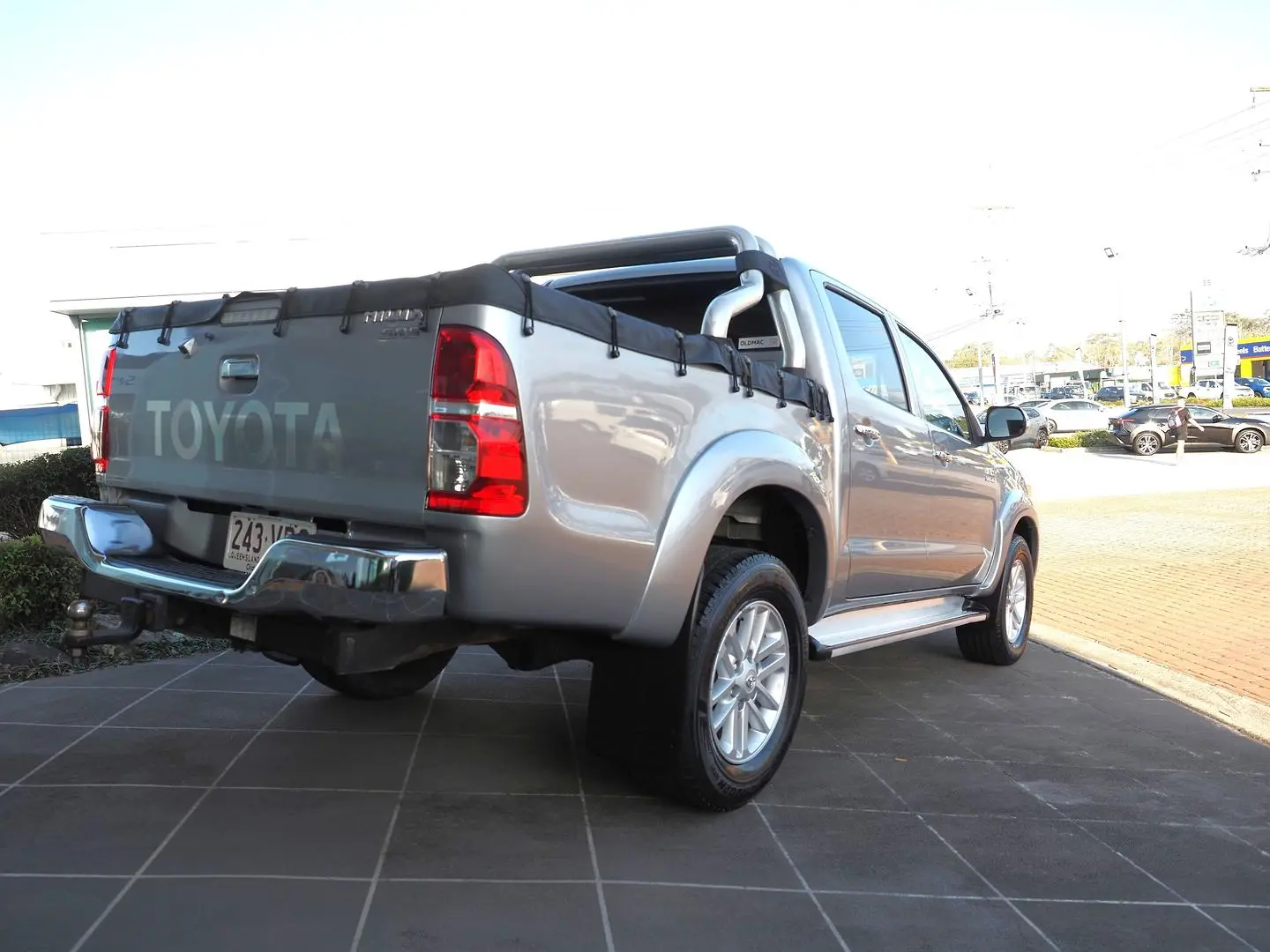 2015 Toyota Hilux Gallery Image 3