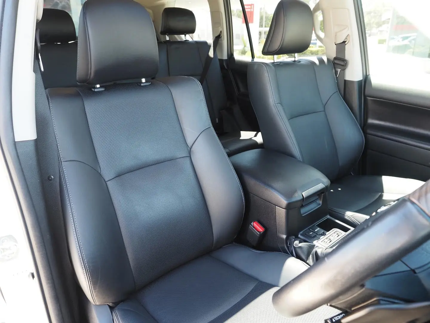 2022 Toyota Landcruiser Prado Gallery Image 12