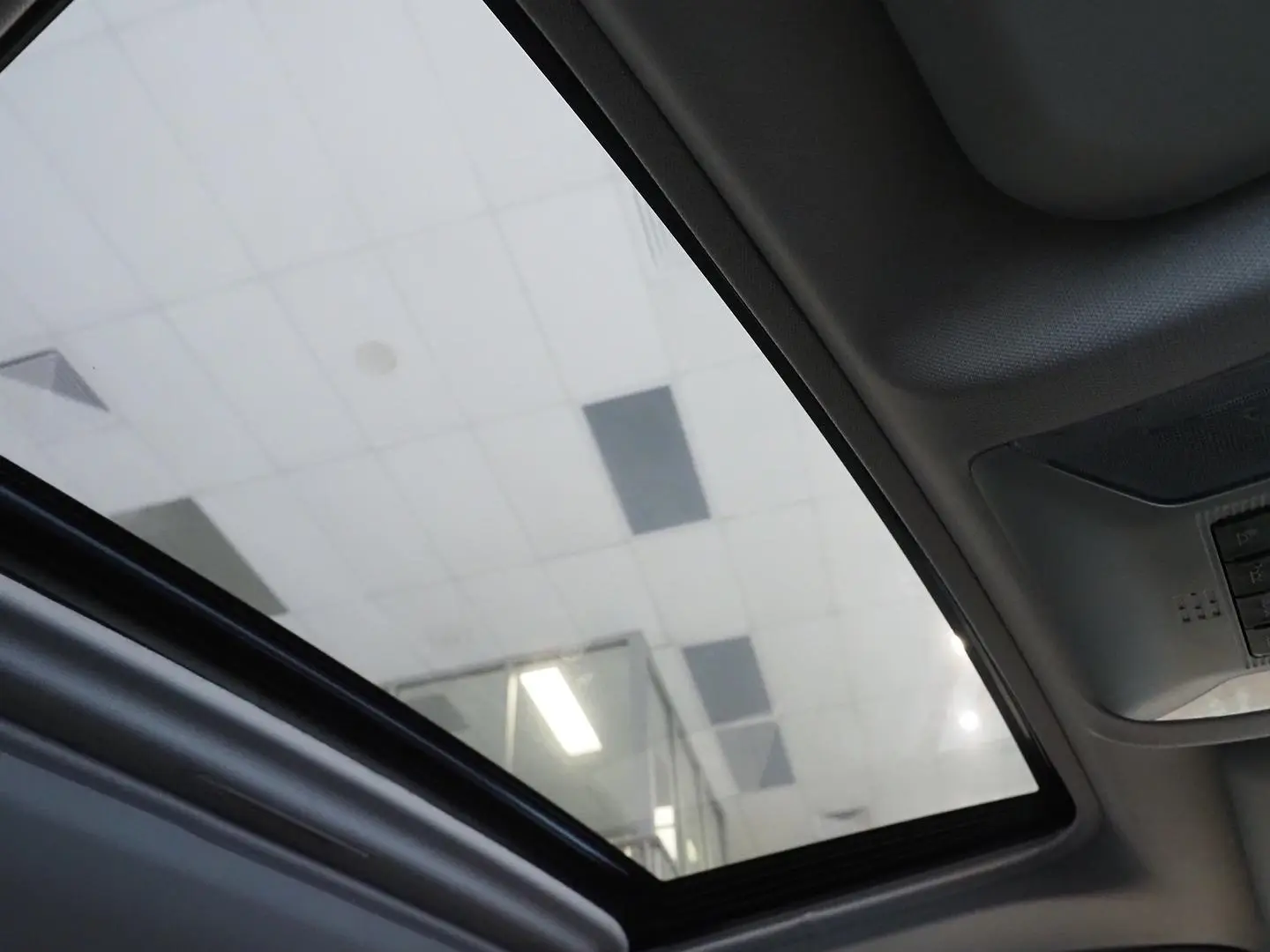 2021 Toyota RAV4 Gallery Image 7