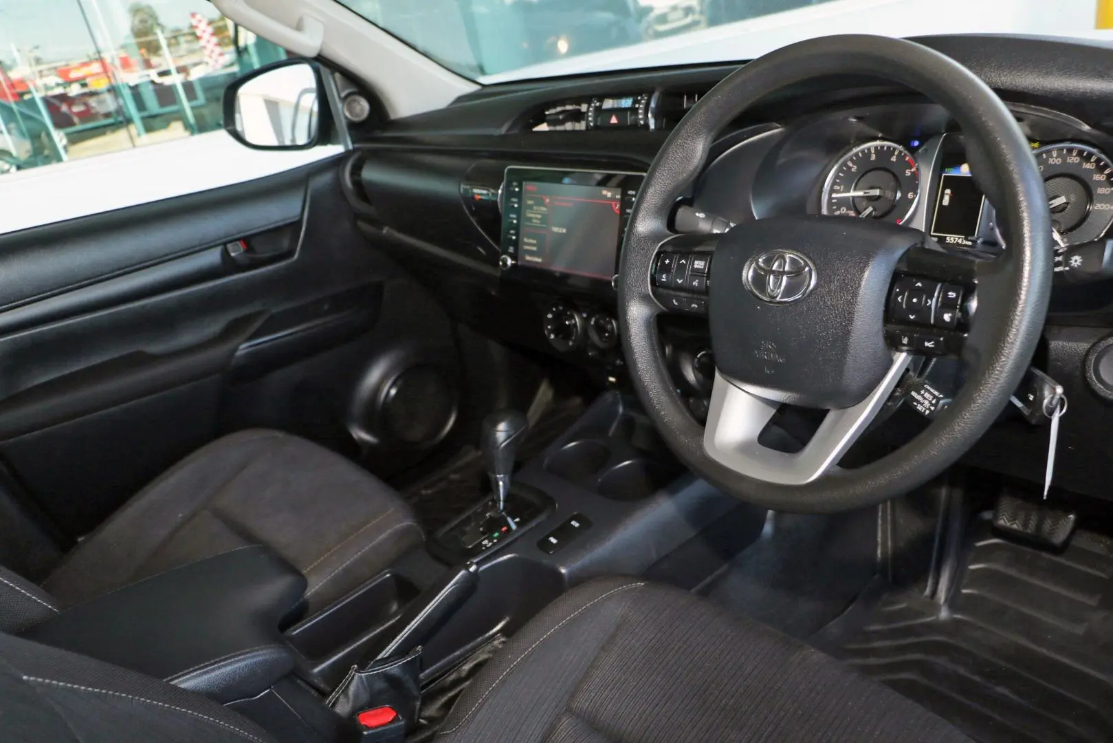 2022 Toyota Hilux Gallery Image 5