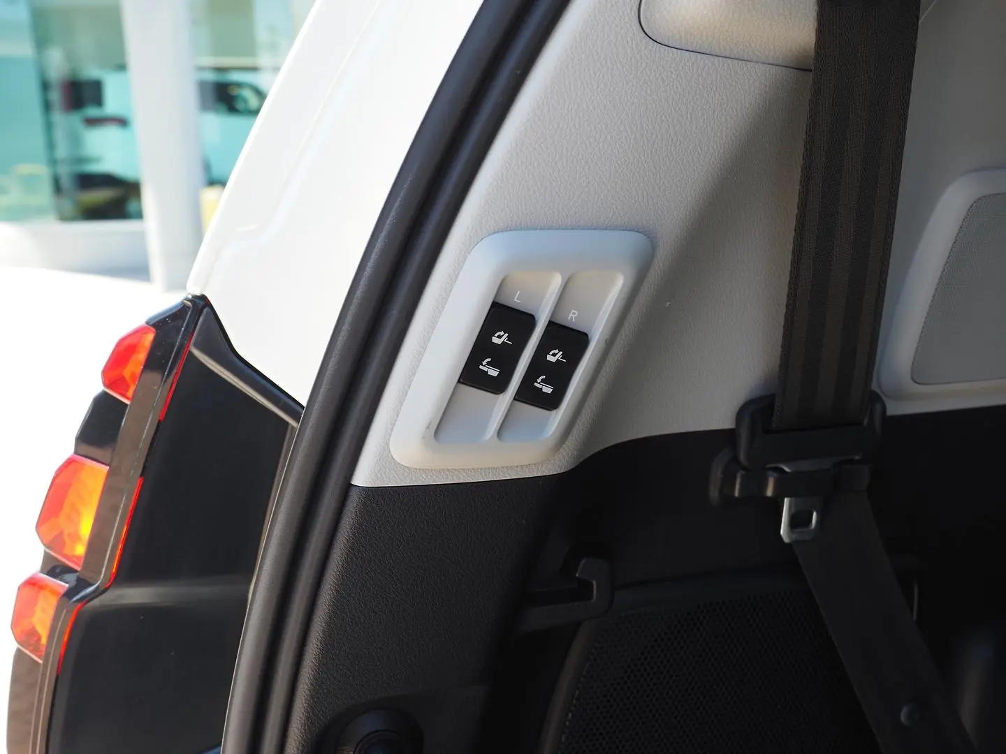2022 Toyota Landcruiser Prado Gallery Image 20