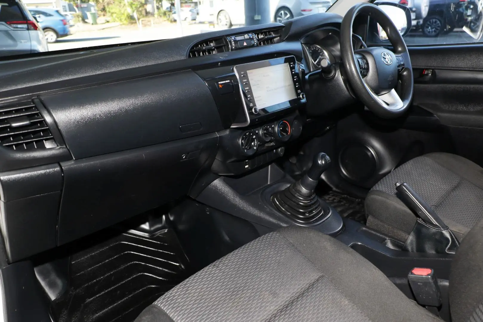 2021 Toyota Hilux Gallery Image 7