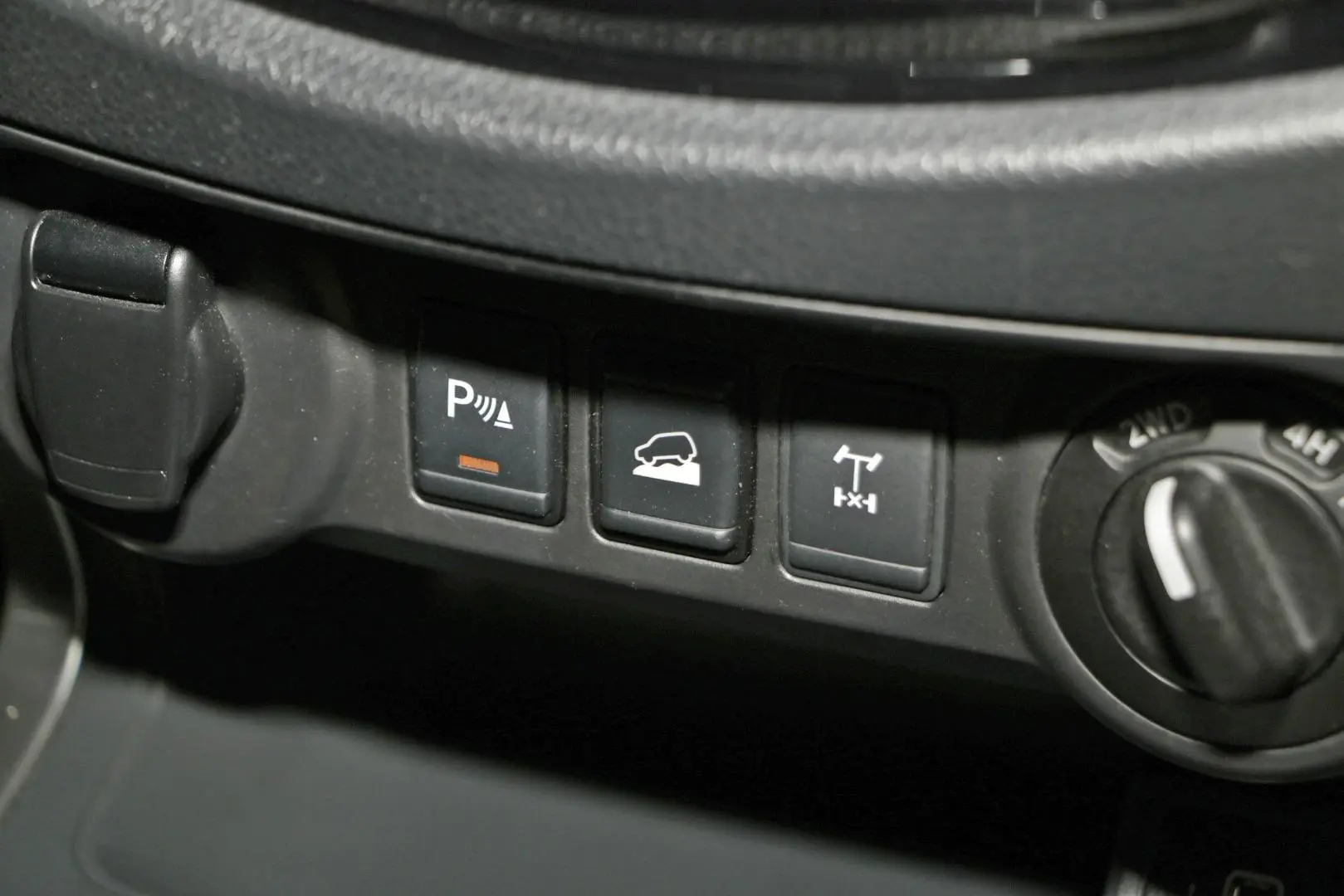 2021 Nissan Navara Gallery Image 15