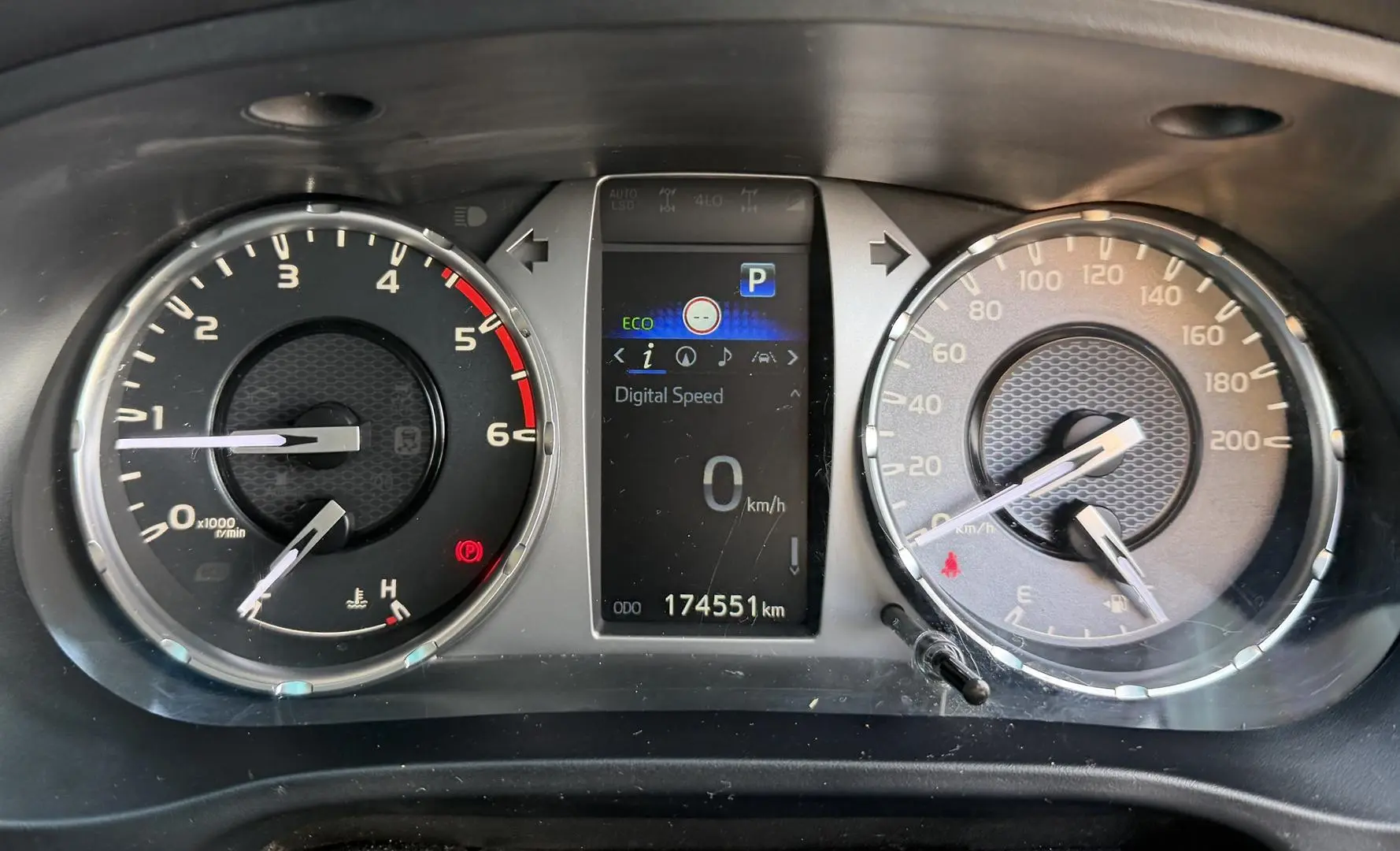 2021 Toyota Hilux Gallery Image 8