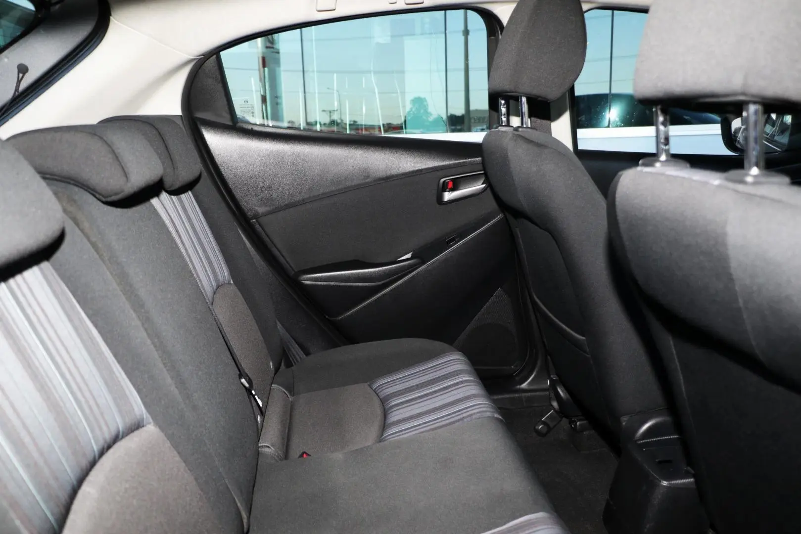 2015 Mazda 2 Gallery Image 9