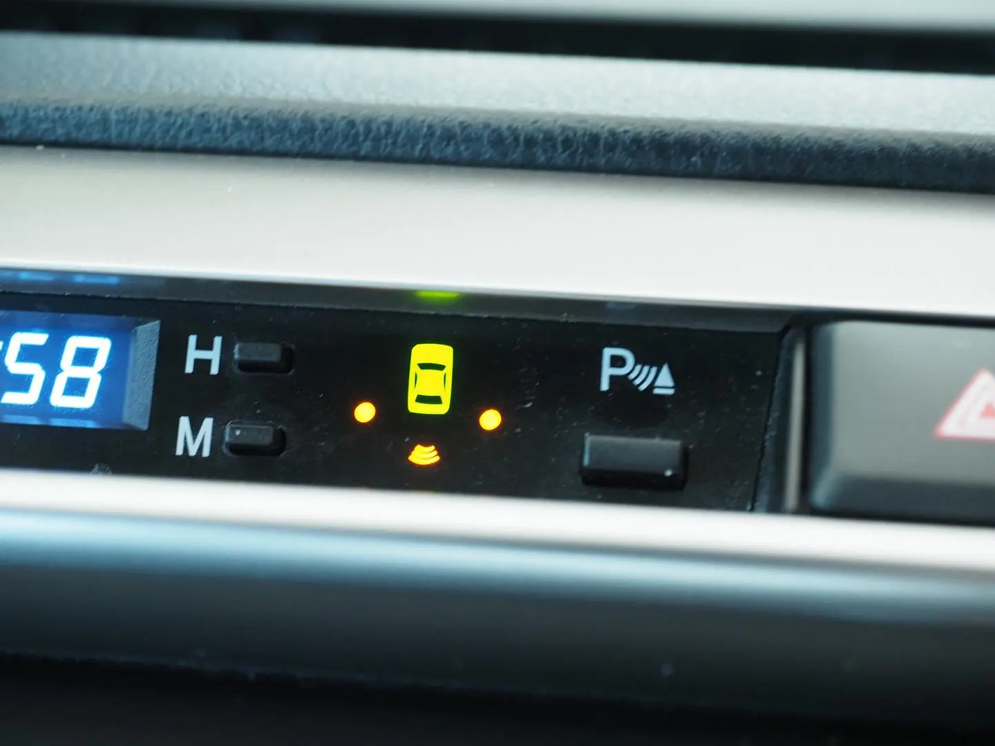 2017 Toyota RAV4 Gallery Image 26