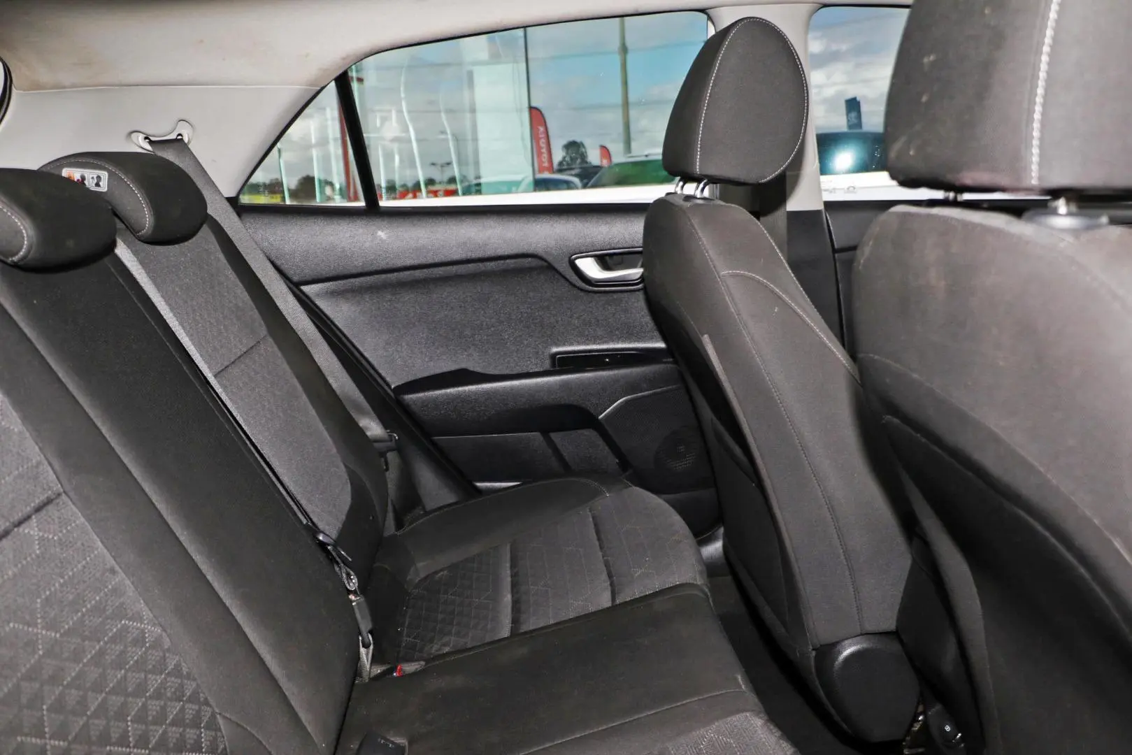 2019 Kia Rio Gallery Image 9