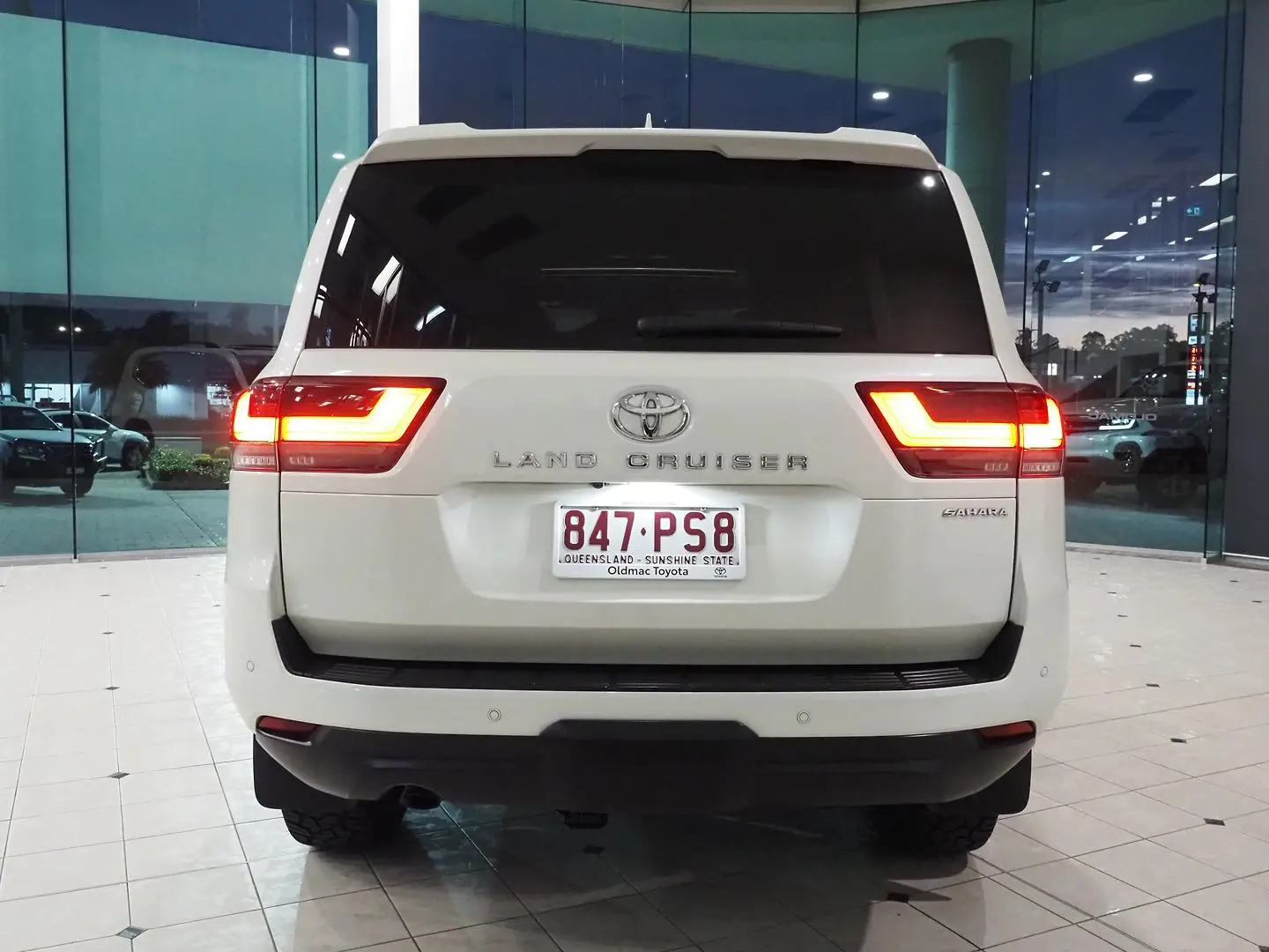 2022 Toyota Landcruiser Gallery Image 8