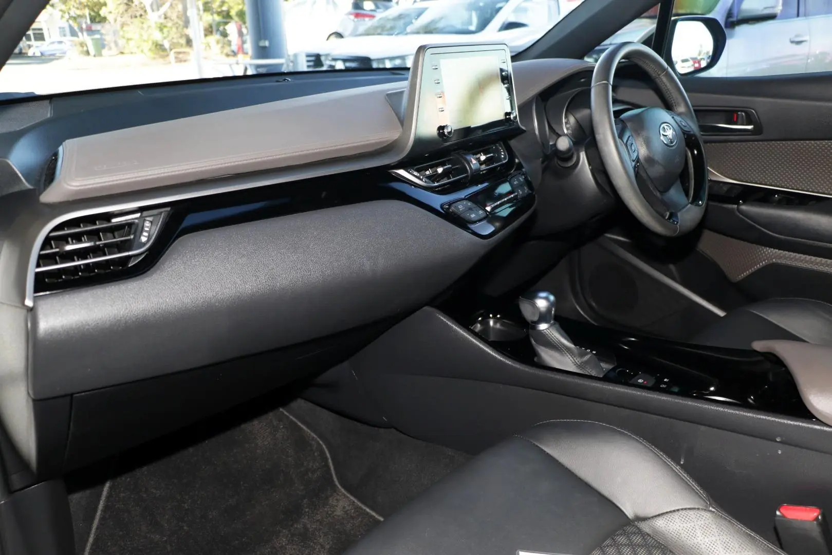 2021 Toyota C-HR Gallery Image 7