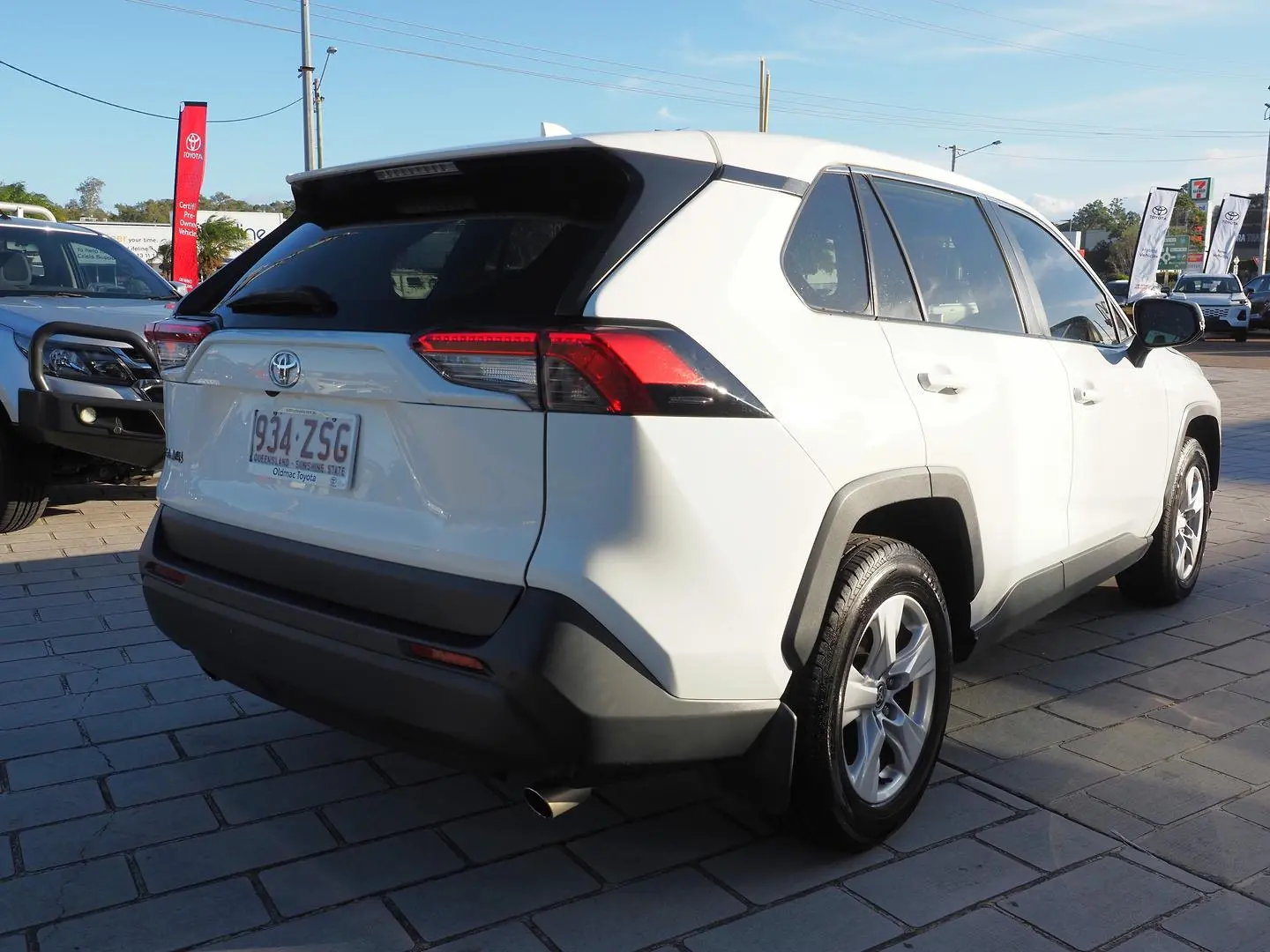 2020 Toyota RAV4 Gallery Image 2