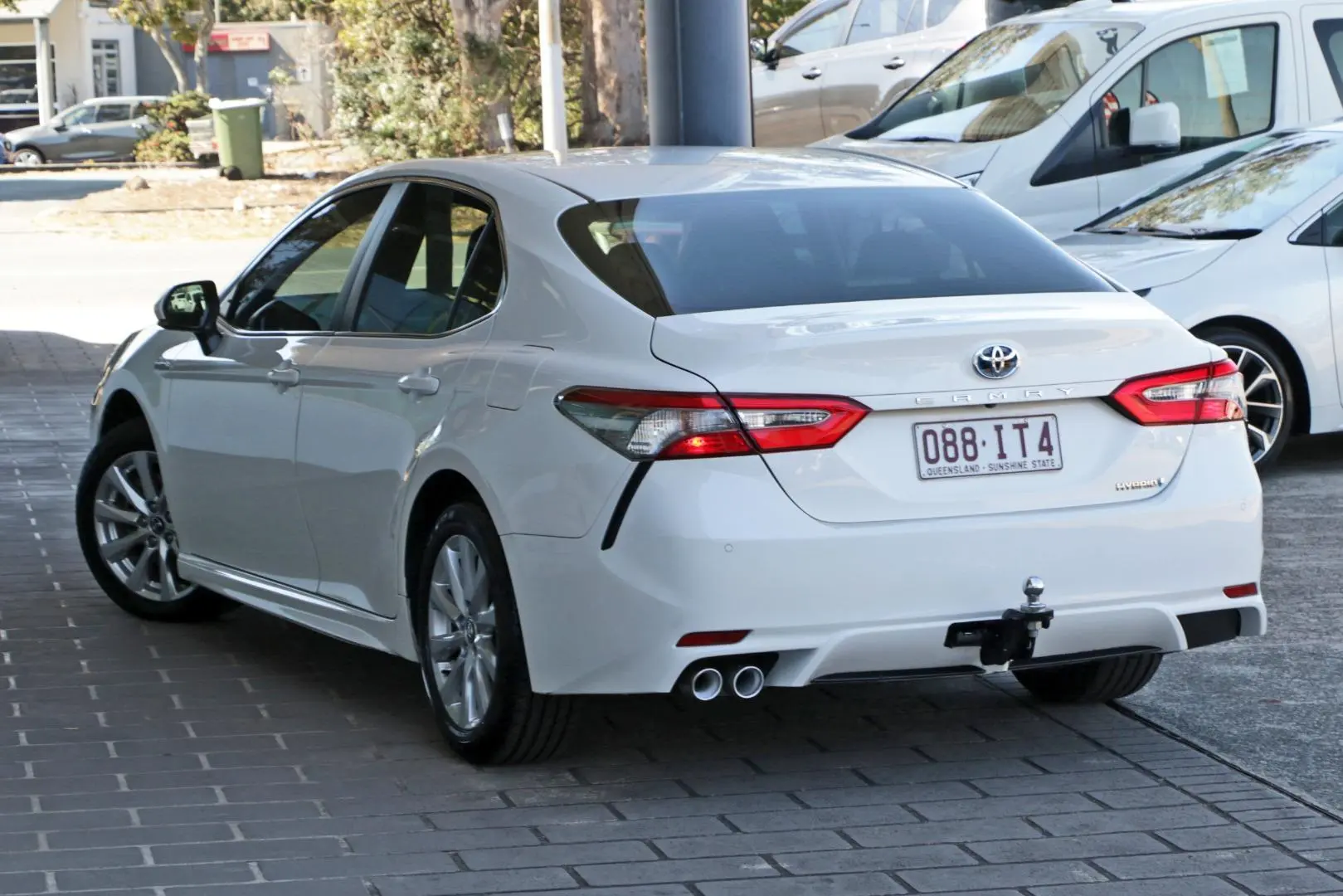 2018 Toyota Camry Gallery Image 2
