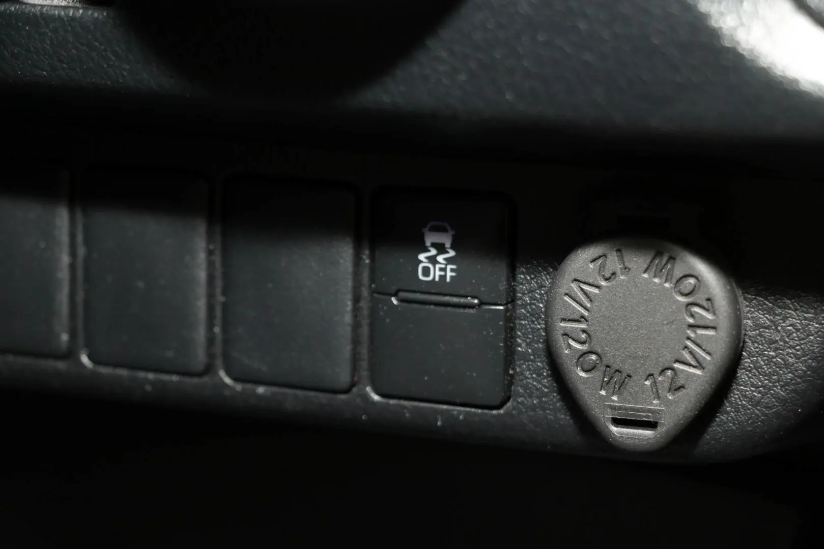 2021 Toyota Hilux Gallery Image 16