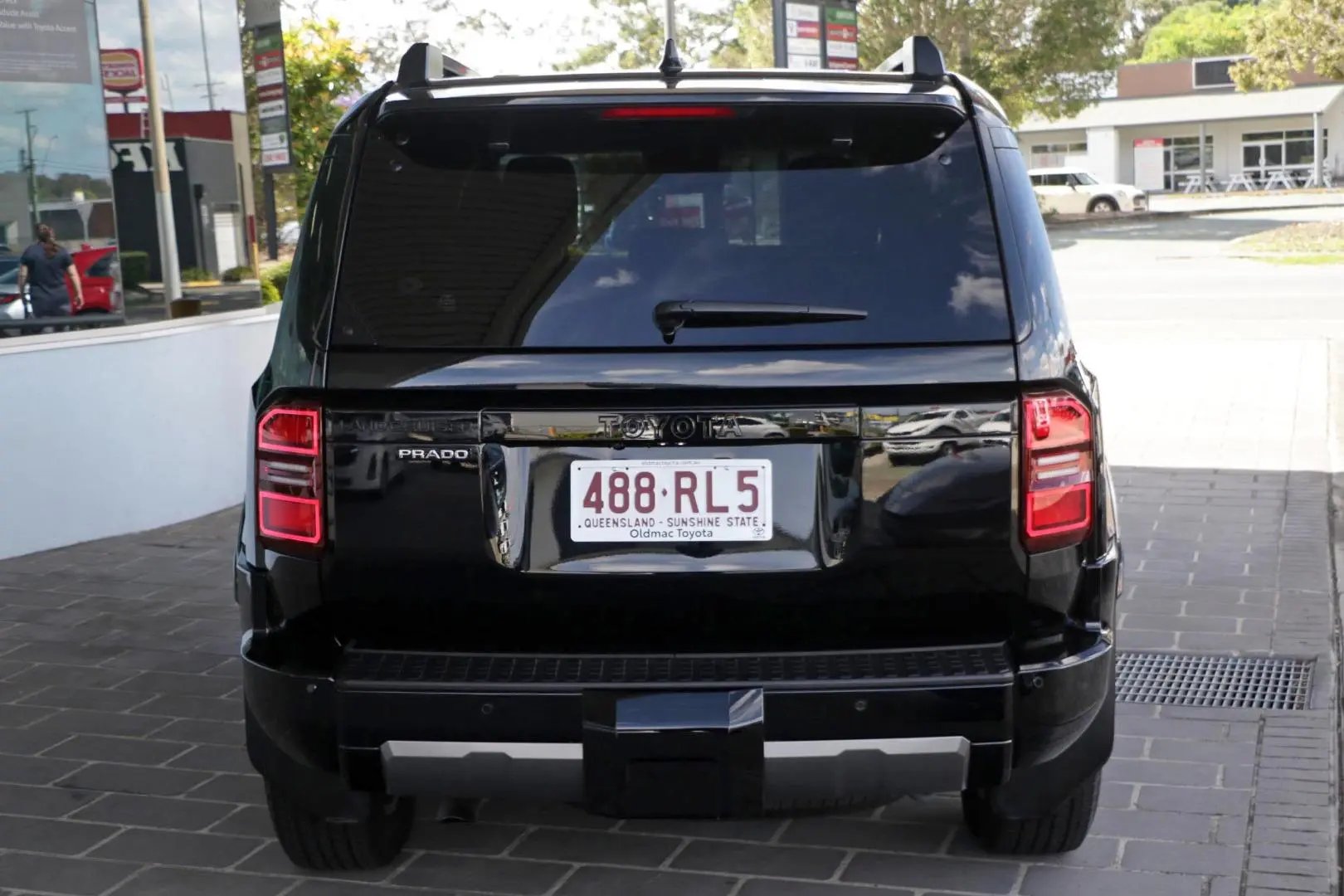 2025 Toyota Landcruiser Prado Gallery Image 4