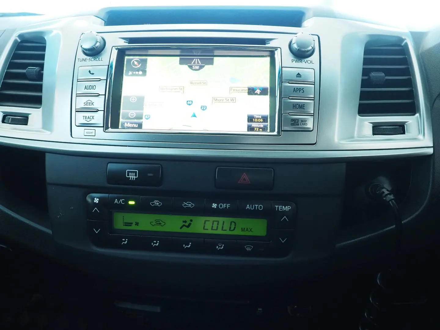 2015 Toyota Hilux Gallery Image 28