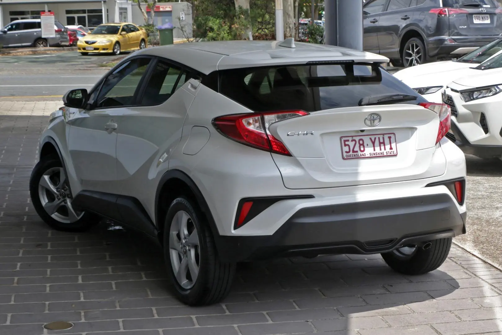 2018 Toyota C-HR Gallery Image 2