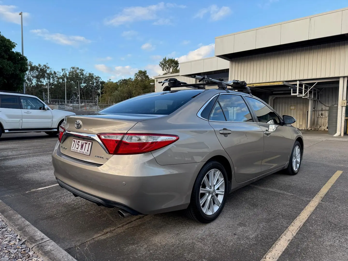 2016 Toyota Camry Gallery Image 6