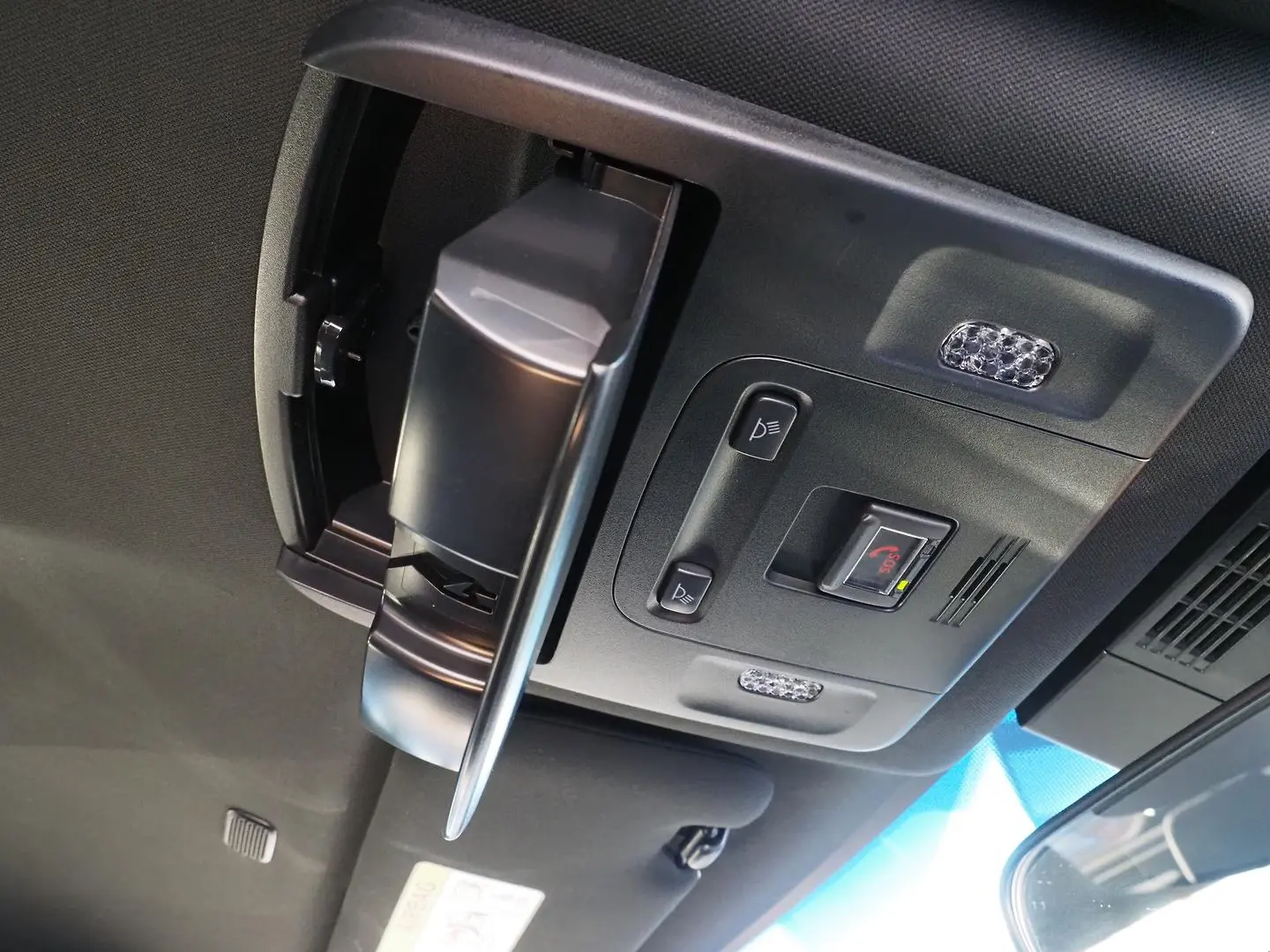 2025 Toyota Camry Gallery Image 22