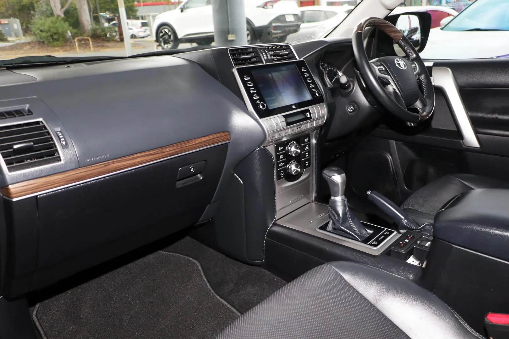 2023 Toyota Landcruiser Prado Gallery Image 8