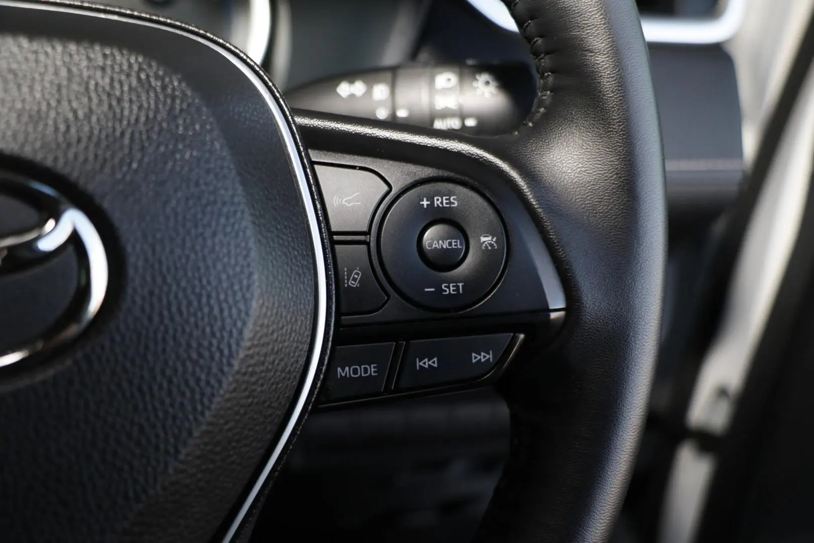 2025 Toyota RAV4 Gallery Image 19
