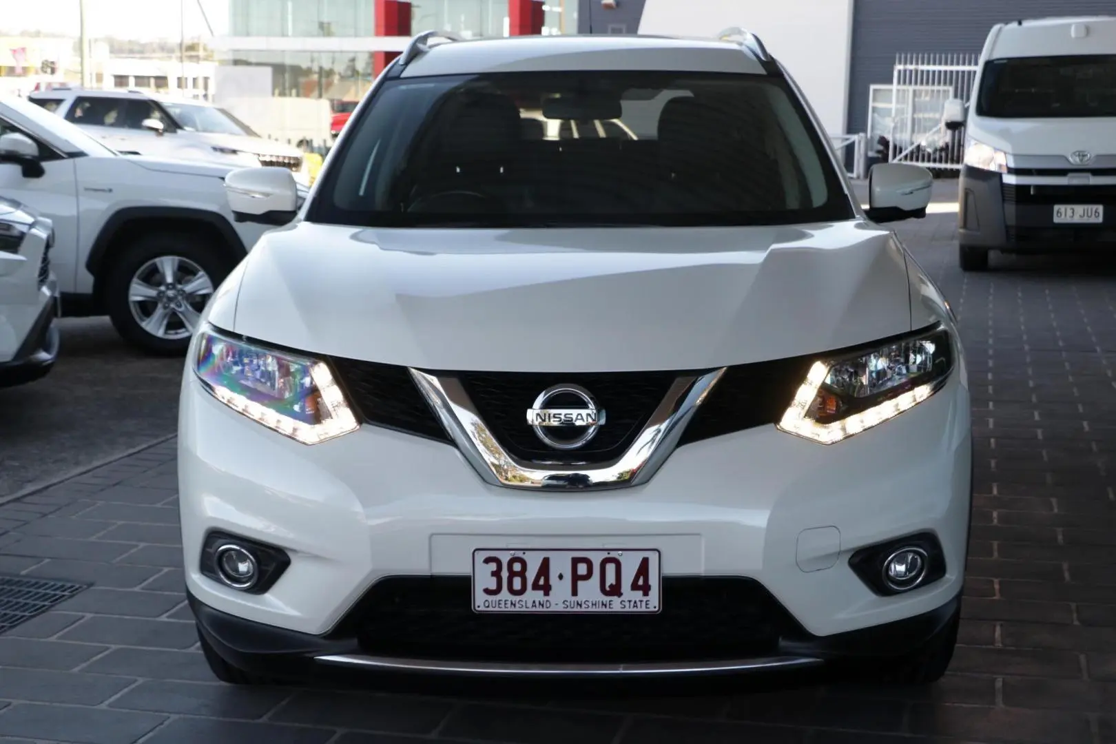 2015 Nissan X-TRAIL Gallery Image 3