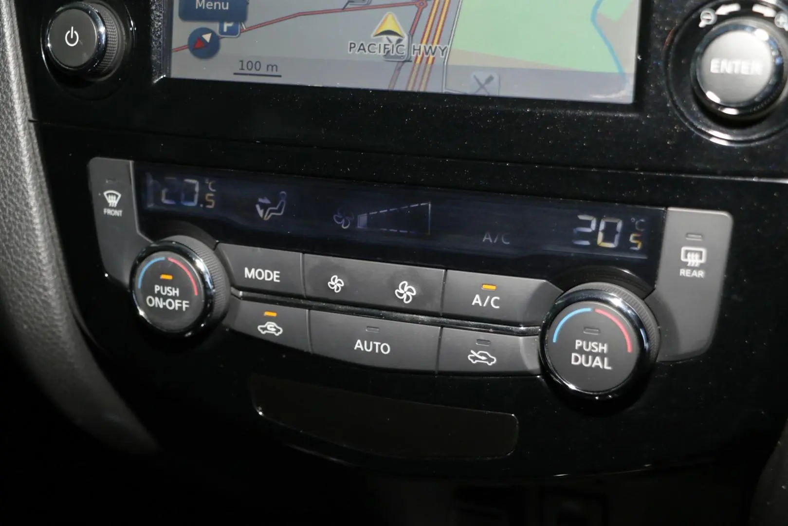 2015 Nissan X-TRAIL Gallery Image 16
