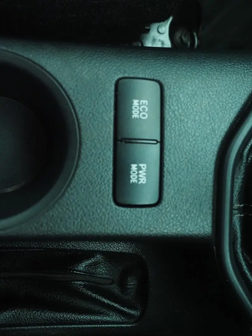 2021 Toyota Hilux Gallery Image 29