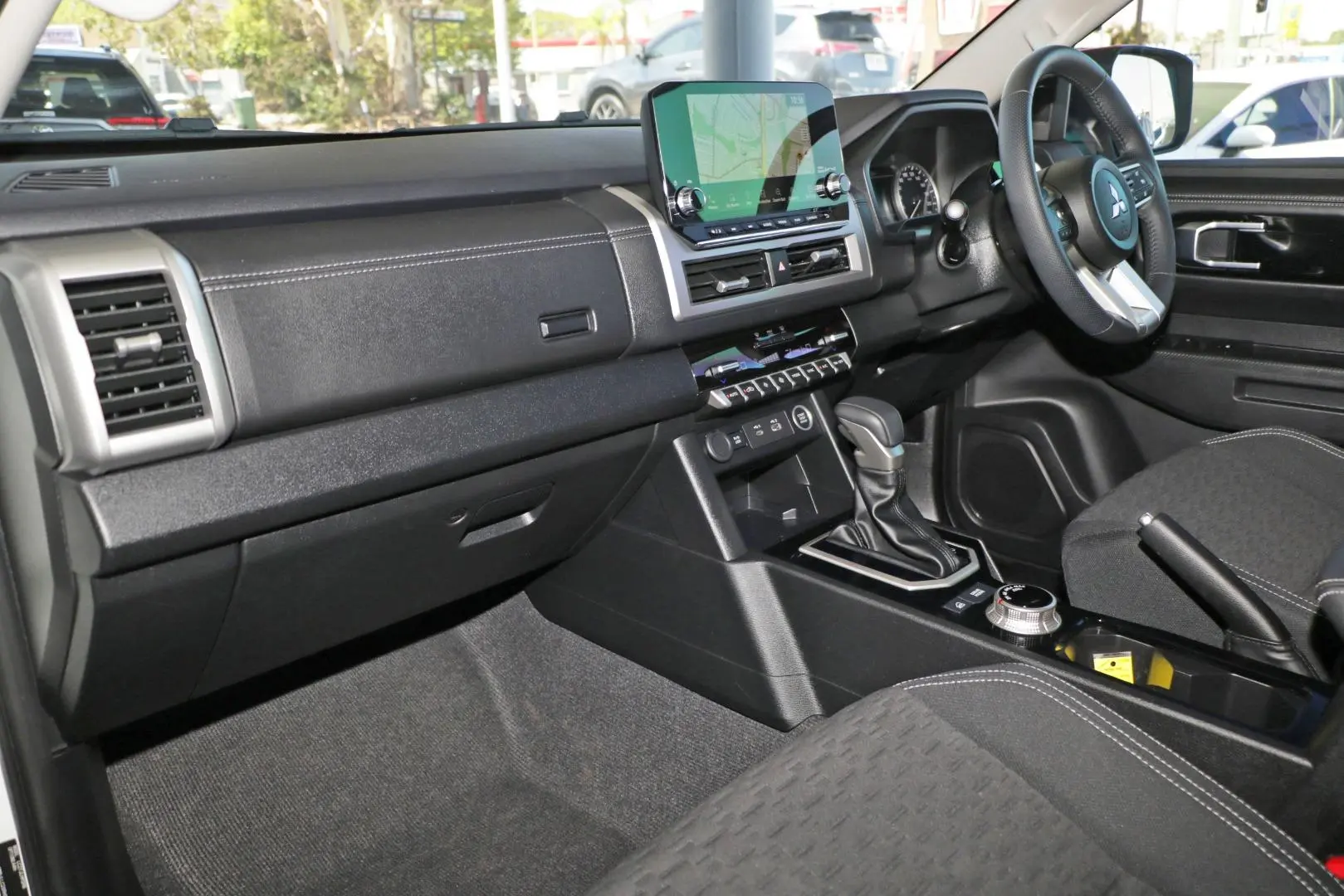 2024 Mitsubishi Triton Gallery Image 7