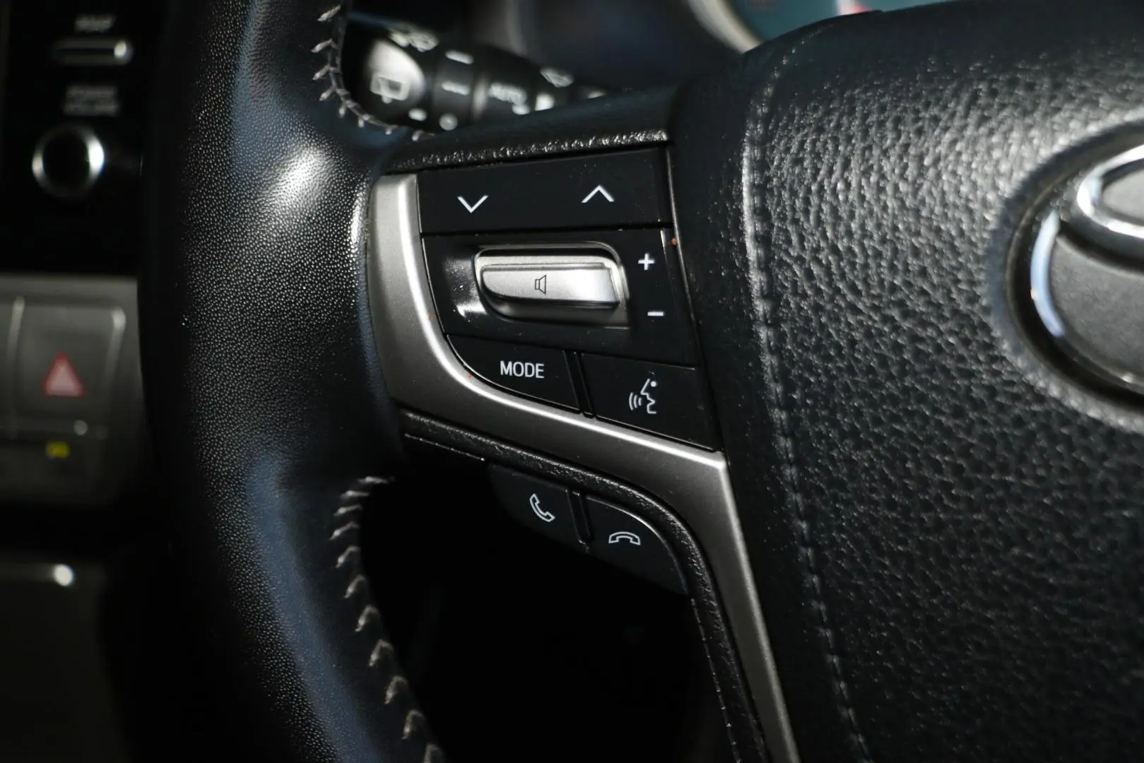 2022 Toyota Landcruiser Prado Gallery Image 16